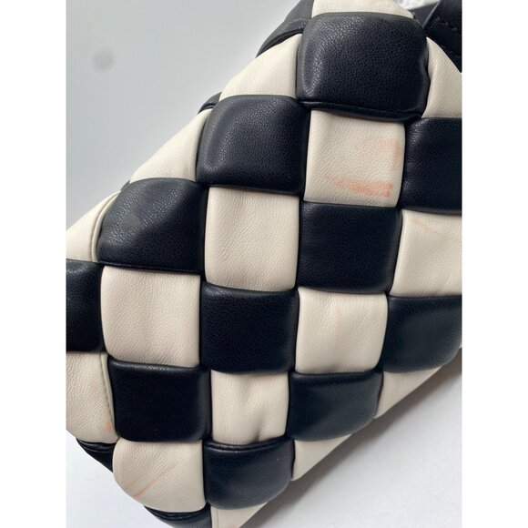 Leased Mango Women's Black Quilted Bag Size OS Defected (Stained & Small Scuff) - Picture 6 of 9